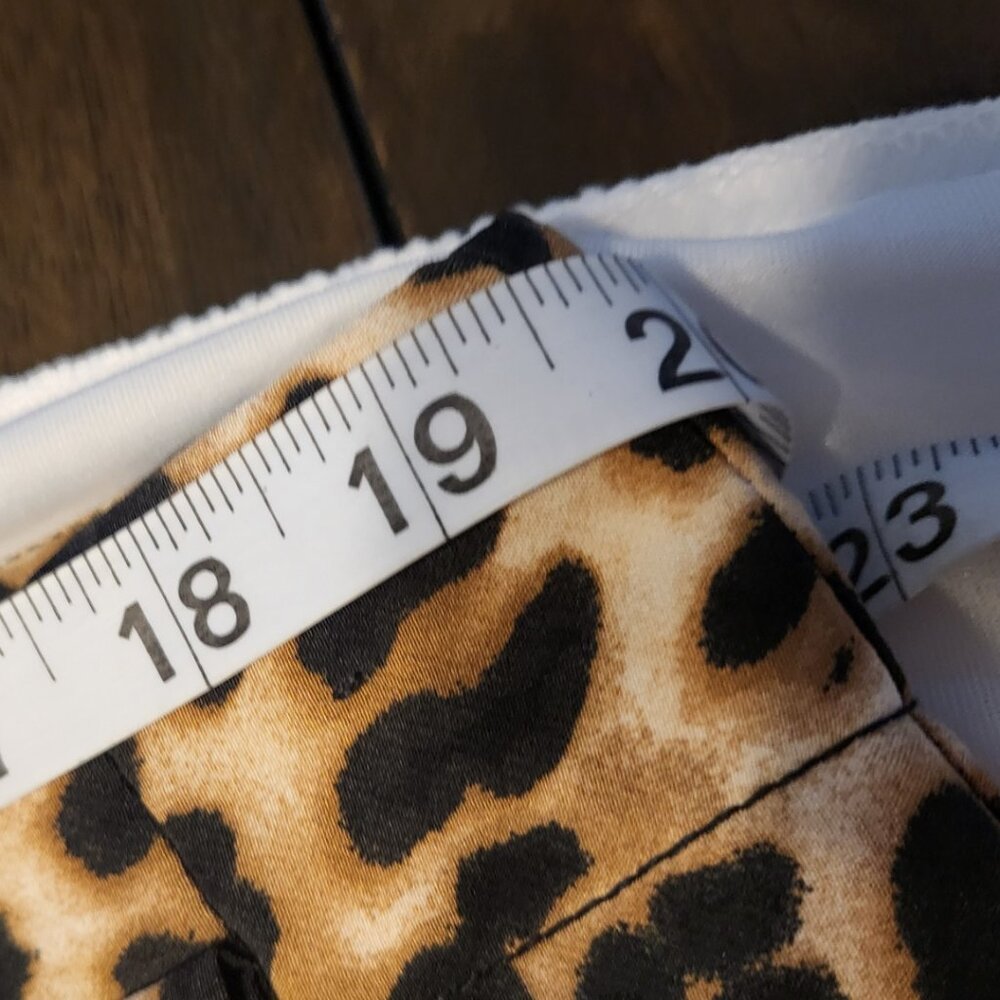 7th Avenue High Waist Brown and Black Leopard Print Shorts Size 18 - Picture 12 of 16